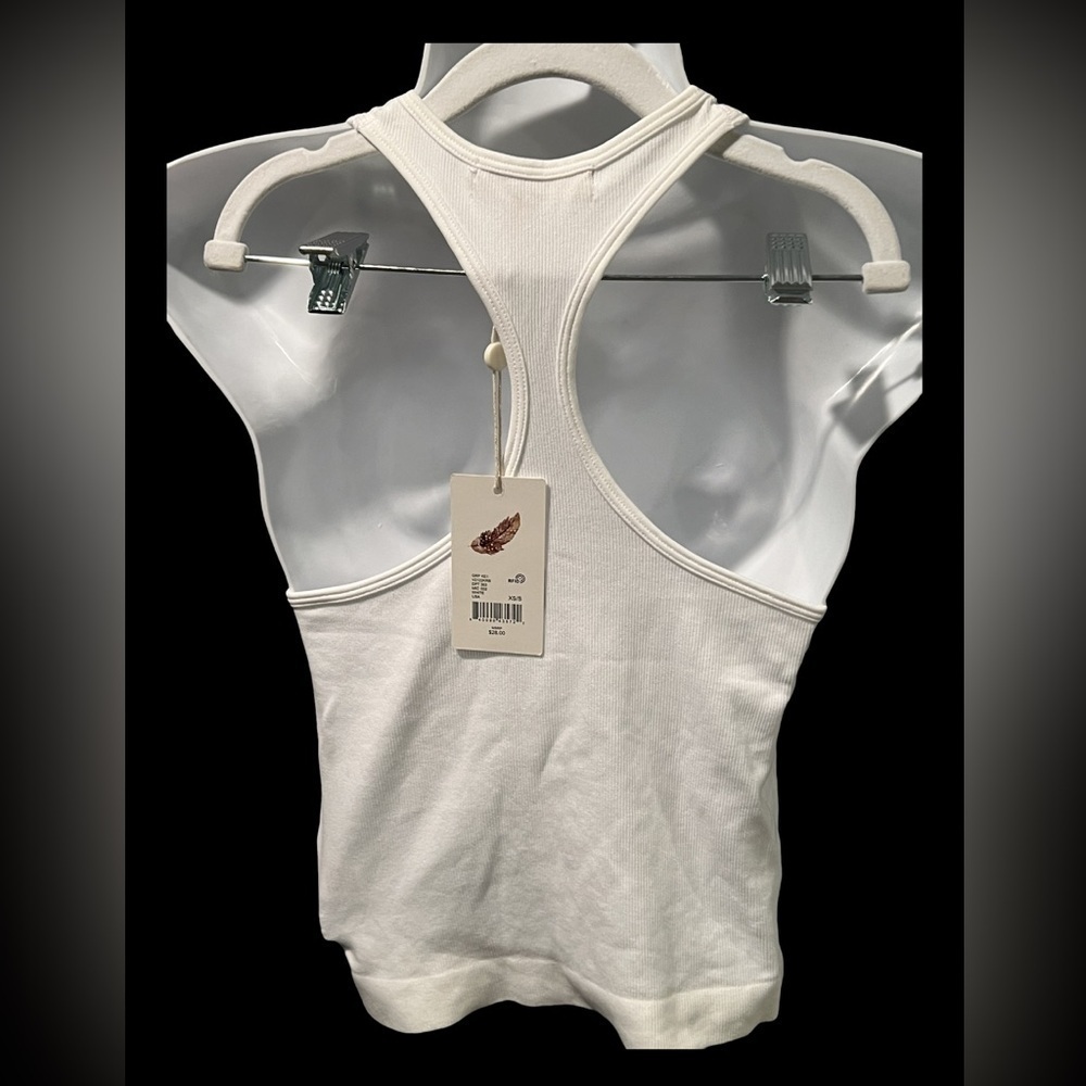 🇺🇸$5🇺🇸Chelsea & Violet White Ribbed Razor Back Ribbed Tank Top XS/S - Picture 3 of 3